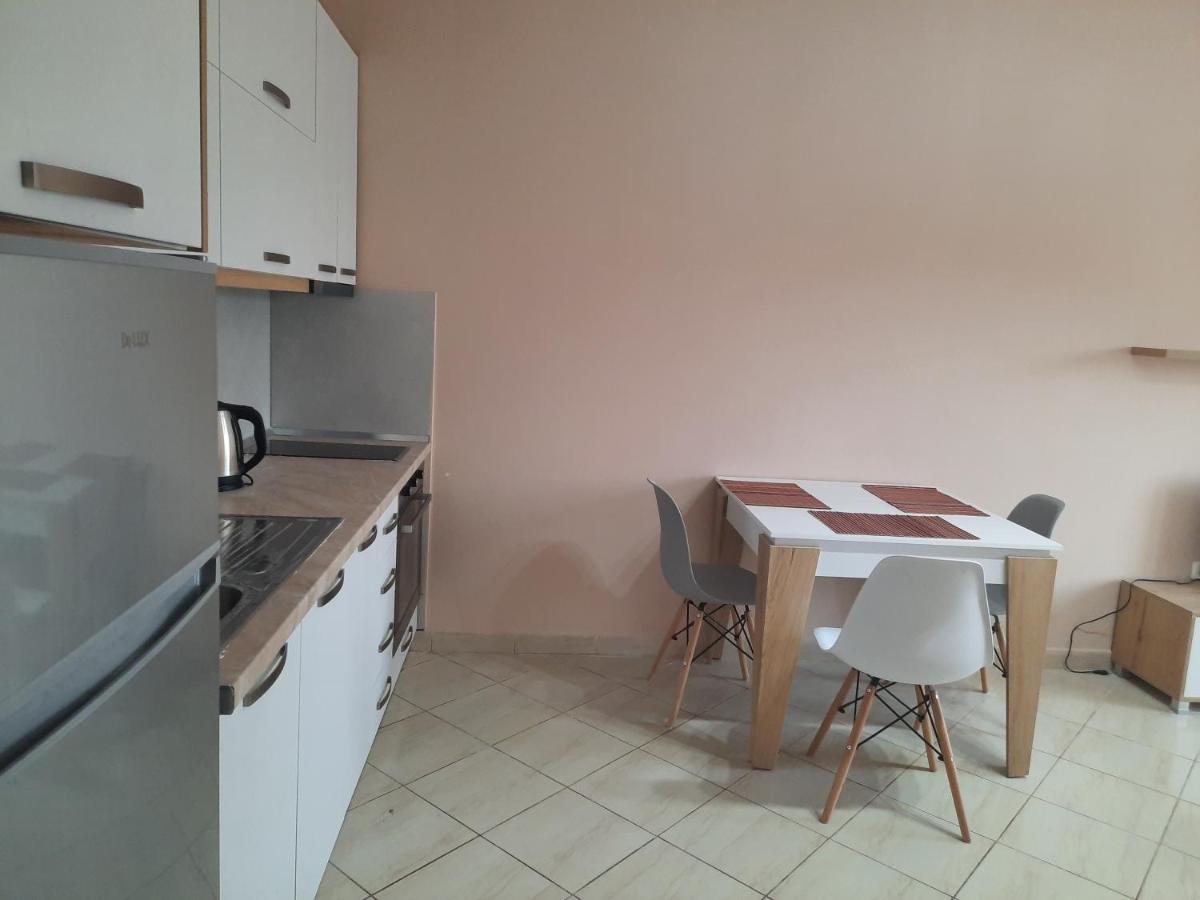 Antea Apartment 3 Vlorë Exteriör bild